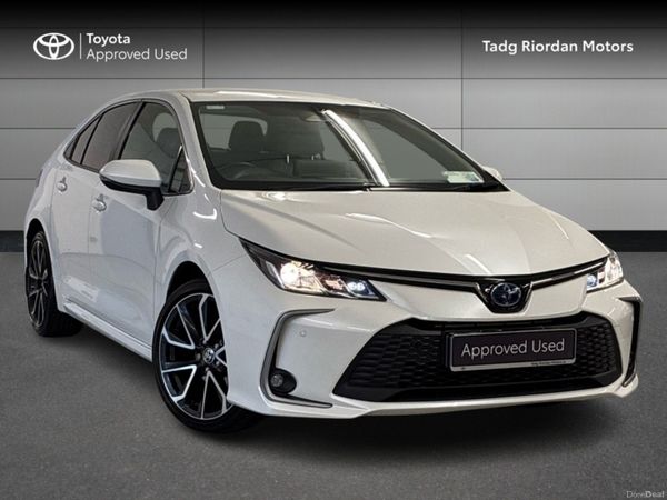 Toyota Corolla Saloon, Petrol Hybrid, 2023, White