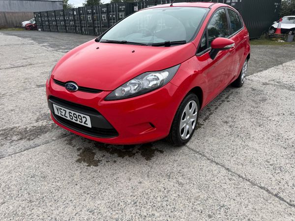 Ford Fiesta Hatchback, Petrol, 2009, Red