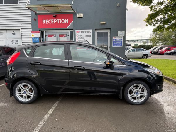 Ford Fiesta Hatchback, Petrol, 2015, Black