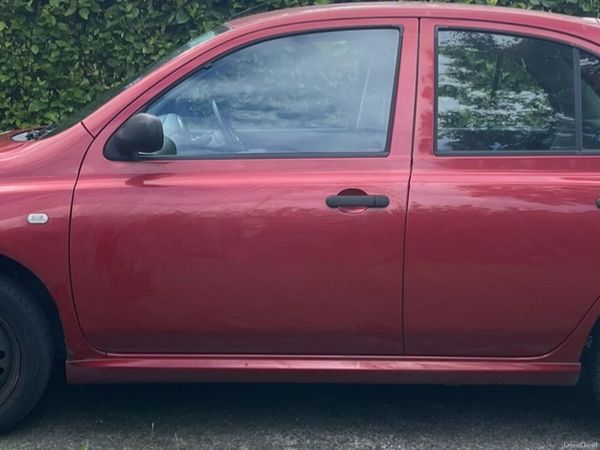 Nissan Micra Hatchback, Petrol, 2006, Red
