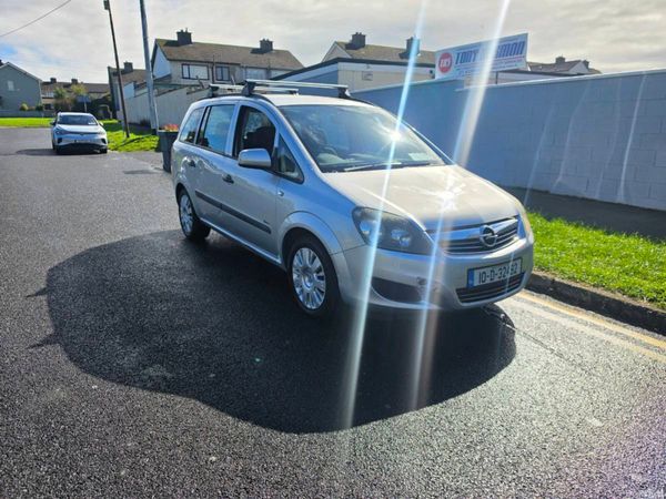 Opel Zafira MPV, Petrol, 2010, Silver