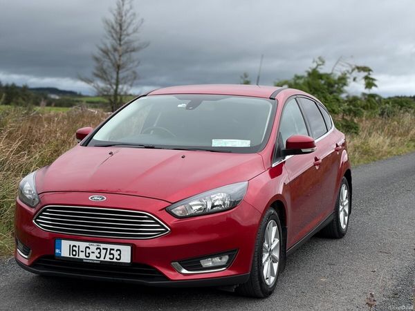 Ford Focus Hatchback, Diesel, 2016, Red