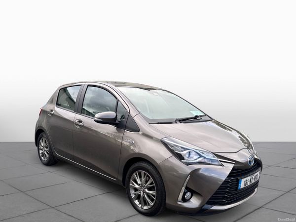 Toyota Yaris MPV, Petrol Hybrid, 2018, Grey