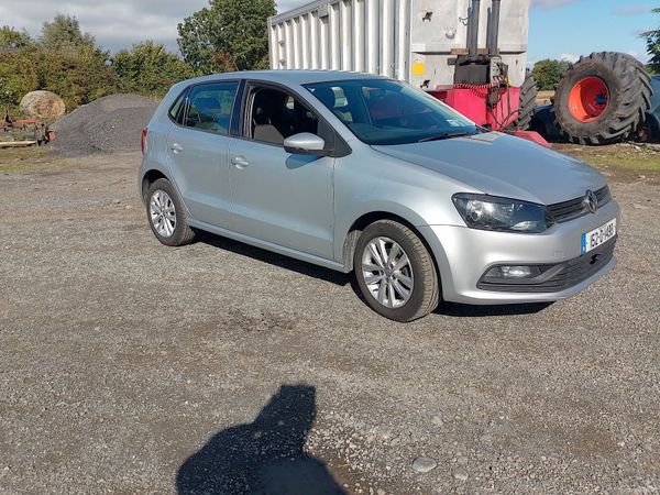 Volkswagen Polo Hatchback, Petrol, 2015, Silver