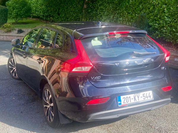 Volvo V40 Estate, Petrol, 2020, Black
