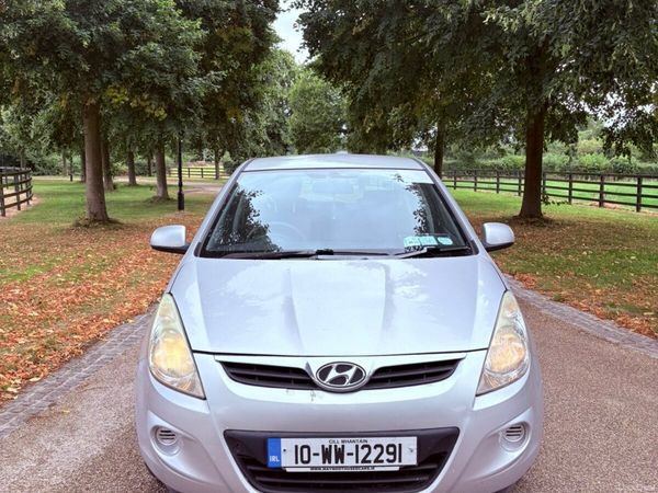 Hyundai i20 Hatchback, Petrol, 2010, Silver
