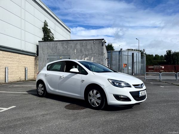 Opel Astra MPV, Petrol, 2014, White