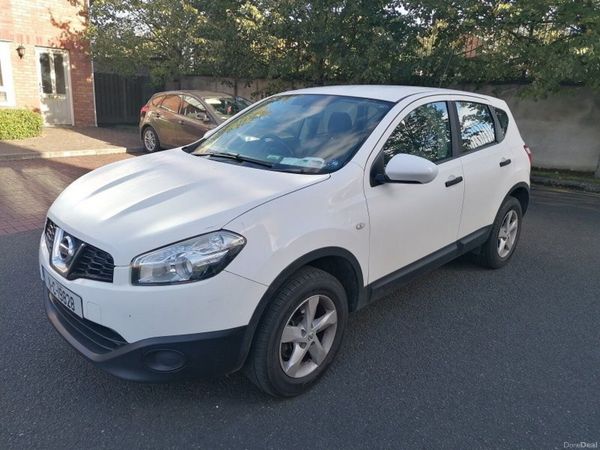 Nissan Qashqai Hatchback, Petrol, 2011, White