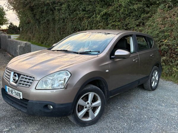 Nissan Qashqai Hatchback, Diesel, 2010, Beige