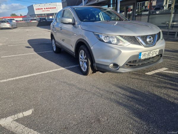 Nissan Qashqai Hatchback, Diesel, 2014, Silver