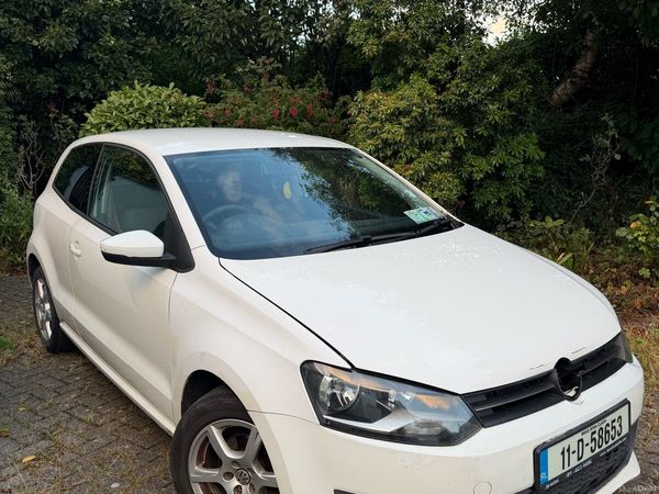 Volkswagen Polo Hatchback, Petrol, 2011, White