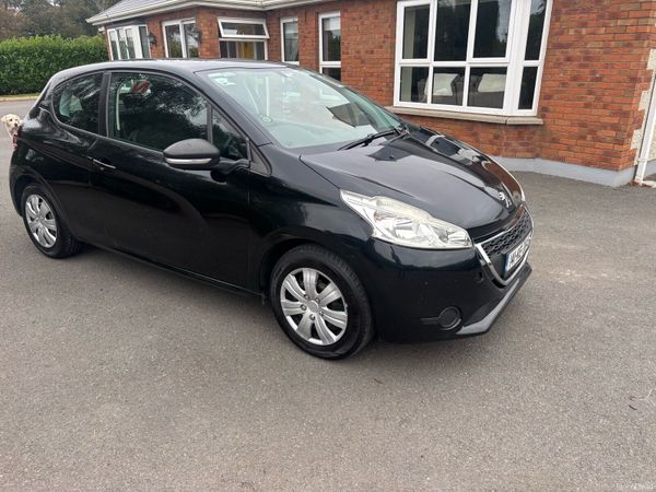 Peugeot 208 Hatchback, Petrol, 2014, Black