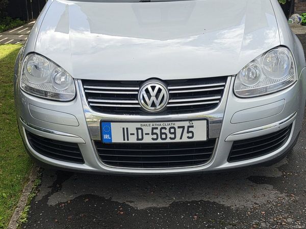 Volkswagen Jetta Saloon, Petrol, 2011, Silver