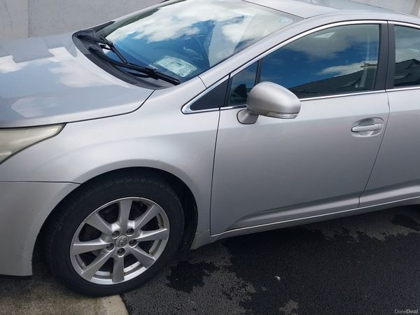 Toyota Avensis Saloon, Diesel, 2010, Silver