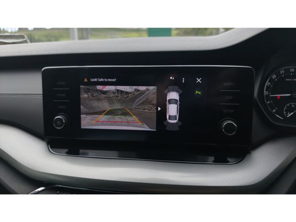 Skoda Octavia Saloon, Diesel, 2024, Silver