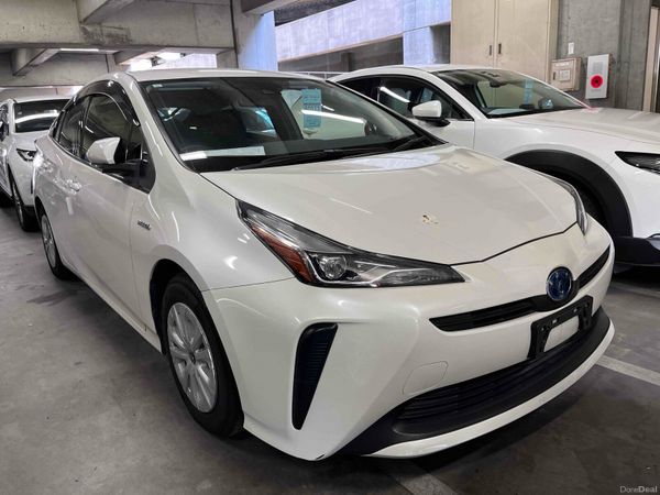 Toyota Prius Saloon, Petrol Hybrid, 2022, White