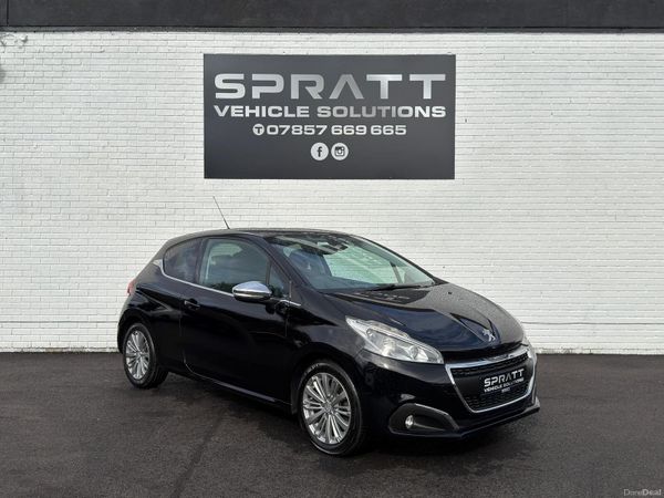 Peugeot 208 Hatchback, Petrol, 2016, Black