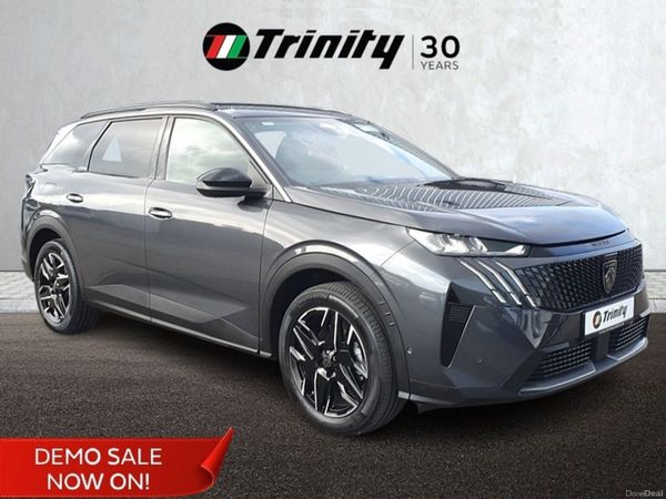 Peugeot 5008 MPV, Petrol, 2026, Grey