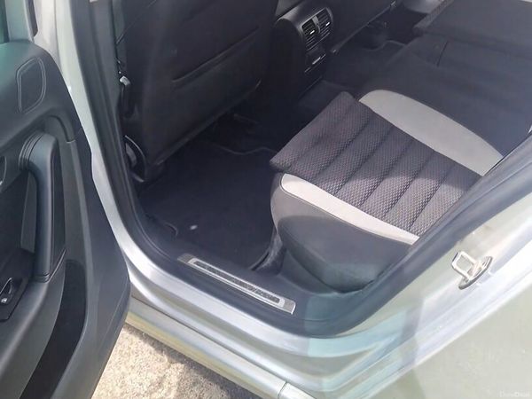 Volkswagen Passat Saloon, Diesel, 2014, Silver