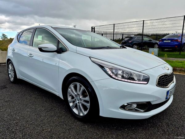 Kia Ceed Hatchback, Petrol, 2013, White