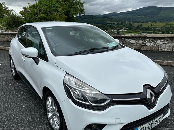 Renault Clio Hatchback, Petrol, 2017, White