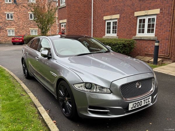 Jaguar XJ Saloon, Diesel, 2010, Grey