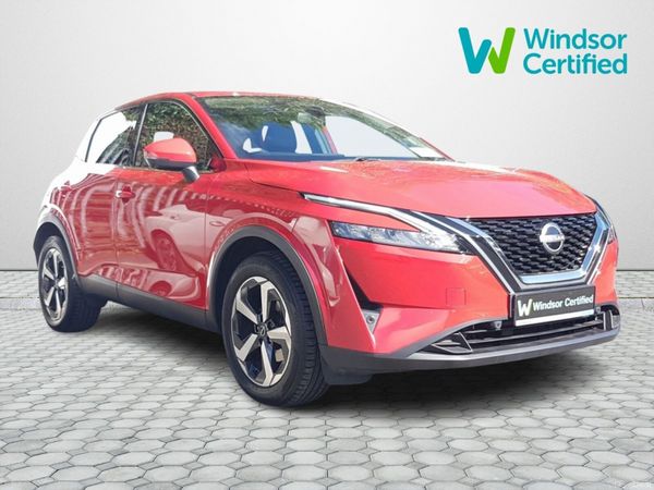Nissan Qashqai MPV, Petrol, 2023, Red