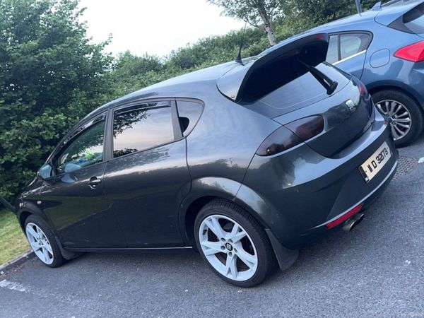 SEAT Leon Hatchback, Diesel, 2011, Grey