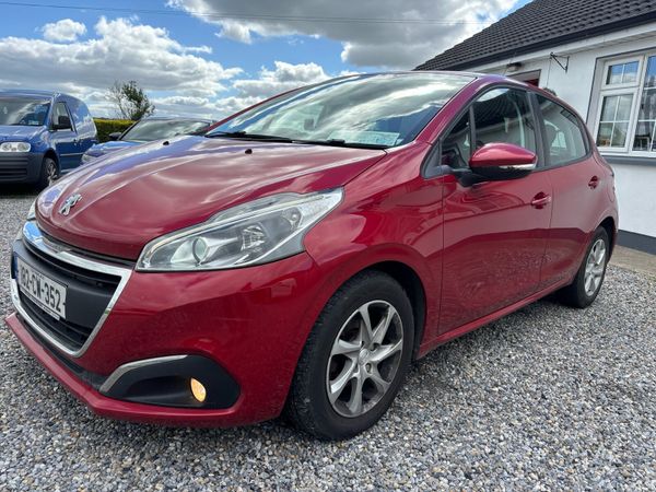 Peugeot 208 Hatchback, Diesel, 2018, Red