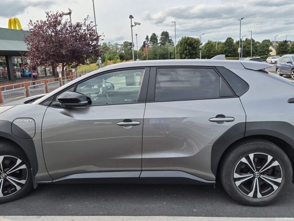 Toyota bZ4X Estate/Jeep, Electric, 2023, Grey
