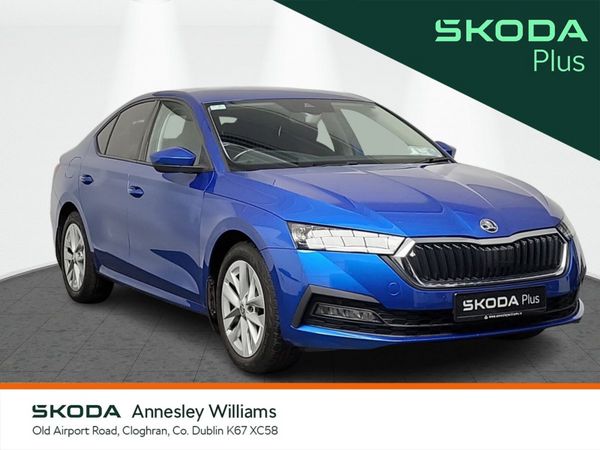 Skoda Octavia Saloon, Petrol, 2023, Blue