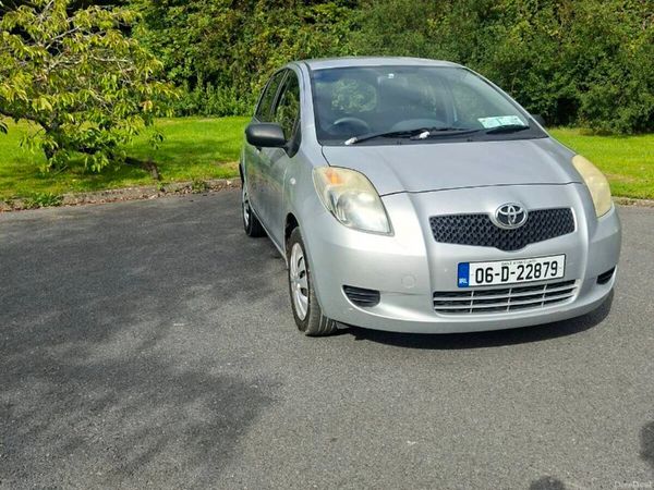 Toyota Yaris Hatchback, Petrol, 2006, Silver