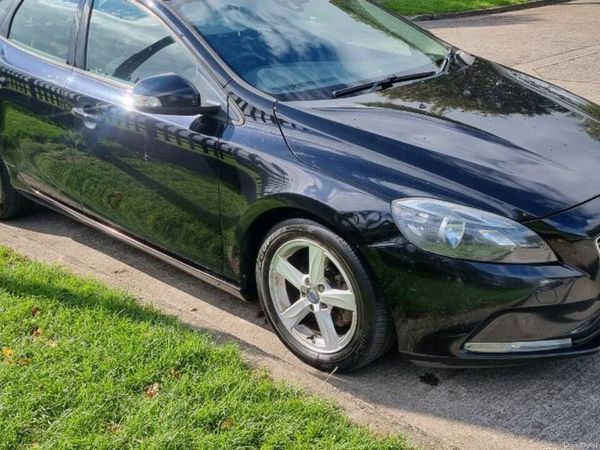 Volvo V40 Hatchback, Diesel, 2014, Black