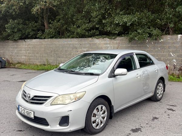 Toyota Corolla Saloon, Diesel, 2012, Silver