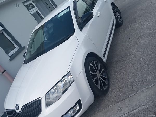 Skoda Octavia Saloon, Diesel, 2016, White