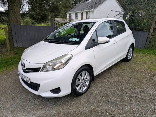 Toyota Yaris Hatchback, Diesel, 2012, White