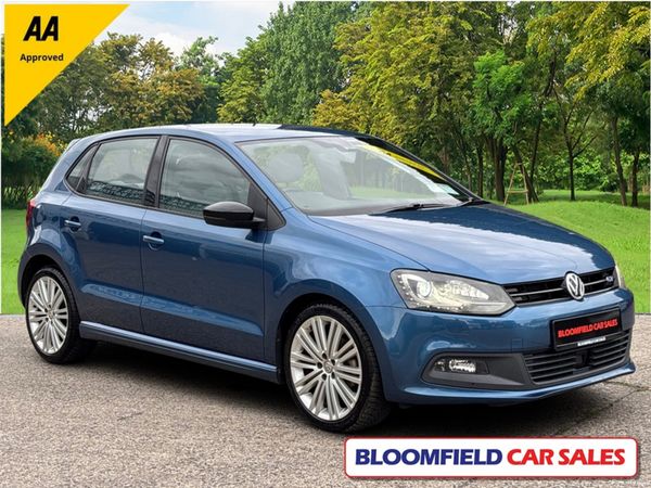 Volkswagen Polo Hatchback, Petrol, 2014, Blue