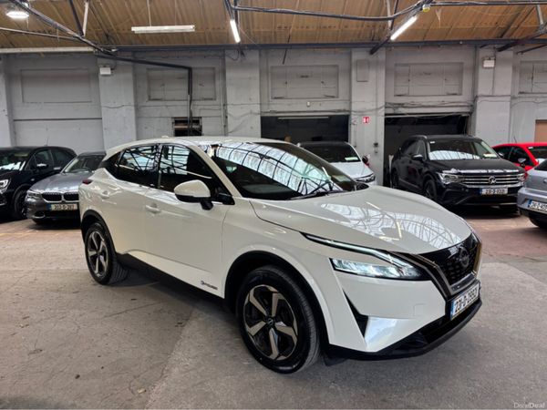 Nissan Qashqai MPV, Petrol, 2023, White