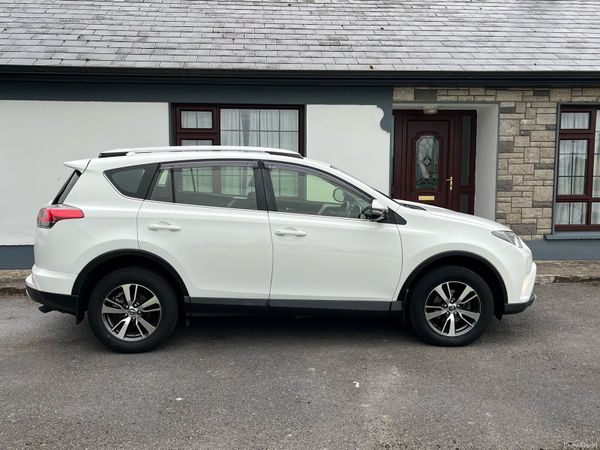 Toyota RAV4 SUV, Diesel, 2016, White