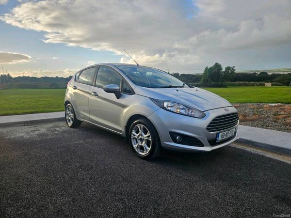 Ford Fiesta Hatchback, Petrol, 2015, Silver