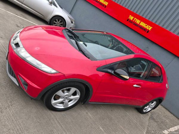 Honda Civic Hatchback, Diesel, 2011, Red