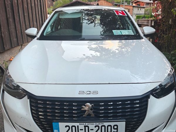 Peugeot 208 Hatchback, Petrol, 2020, White