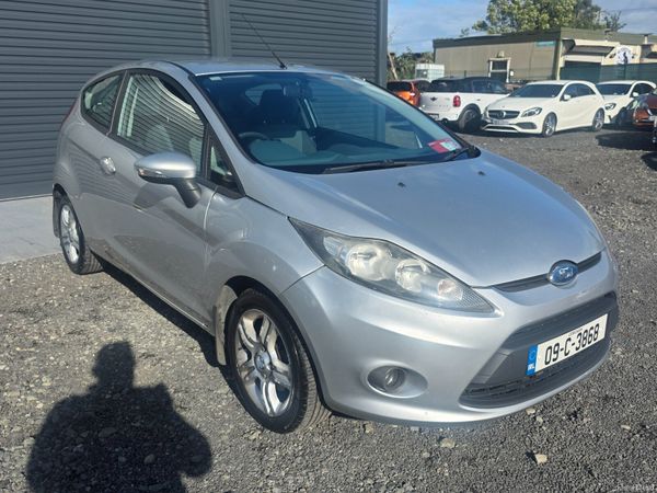 Ford Fiesta Hatchback, Petrol, 2009, Silver