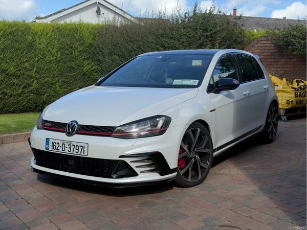 Volkswagen Golf Hatchback, Petrol, 2016, White