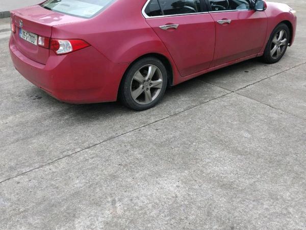 Honda Accord Saloon, Diesel, 2009, Red