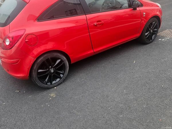 Vauxhall Corsa Hatchback, Petrol, 2014, Red