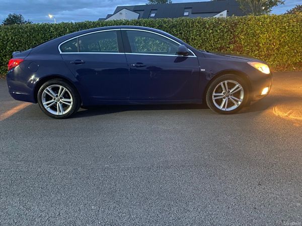Vauxhall Insignia Hatchback, Diesel, 2011, Blue
