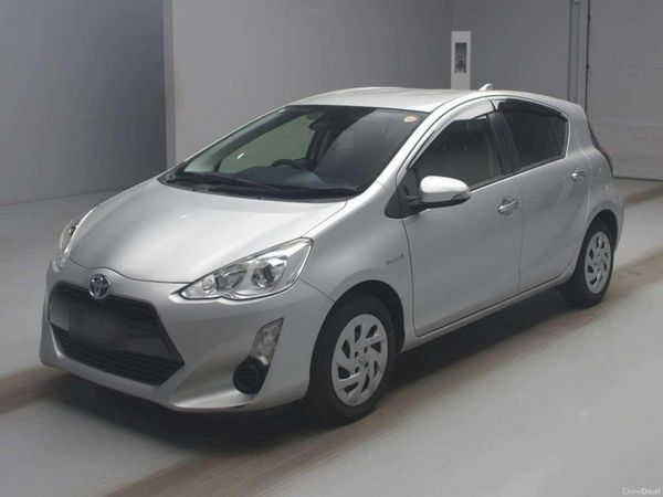 Toyota Aqua Hatchback, Petrol Hybrid, 2017, Silver