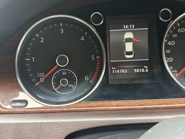 Volkswagen Passat Saloon, Diesel, 2011, Black