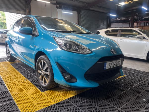 Toyota Aqua Hatchback, Petrol Hybrid, 2017, Blue